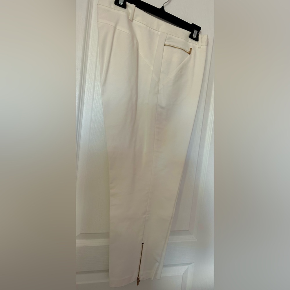 Calvin Klein Size 16W Elegant off white pants